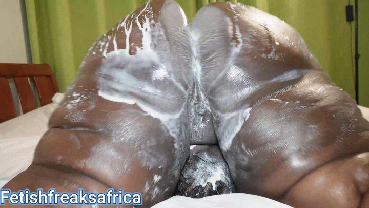Fetish Freaks Africa - SSBBW Messy Face sitting And Humping WMV