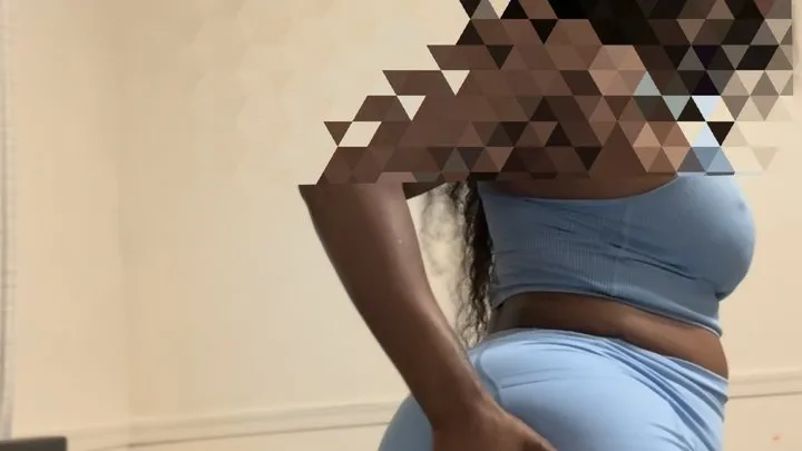 Blackzeusskingdom - Ebony Goddess Serves Full Weight Facesitting Marathon for missing Tribute