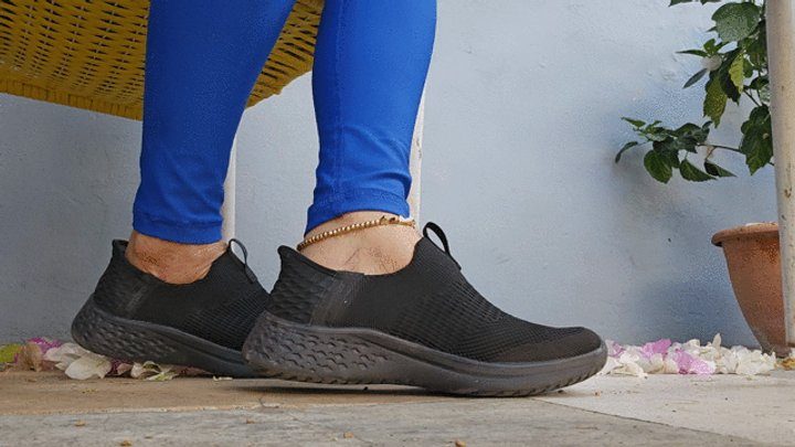 Foot Fetish Paradise - Milah Pointed Toes and Arches Show after the Gym