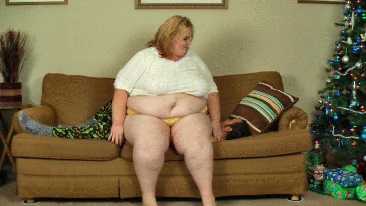 Fun With Tiffany - Fat Fetishes - Deja Vu Tries To Relax On Her Couch After a Long Day *MP4*