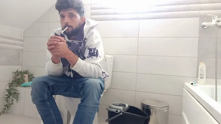 Farting Sniffer - Fart Pee and Smoke on Toilet *
