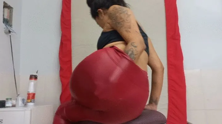 Queen Anita P - Anita Perverse farting with water part 2
