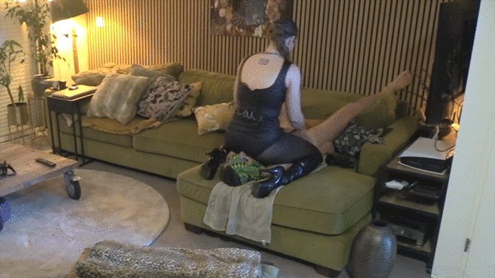 Mistress Tirza Nl - face sittijng and breath play