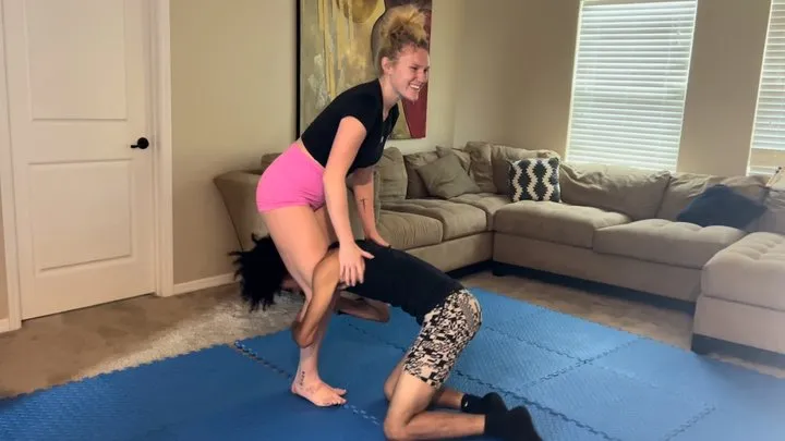 Taperedphysique - Scissor Wrestling Battle- Cay Baby Vs Jose