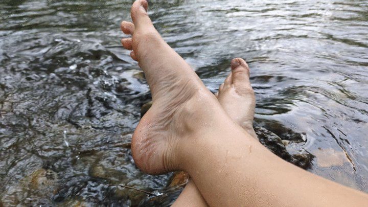 Foot Fetish Paradise - Katherine highly arched feet in the river