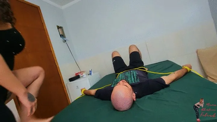 Manuela Albertine Fetish - Farting, by Qween and Slave, (cam by Manu) FULL HD