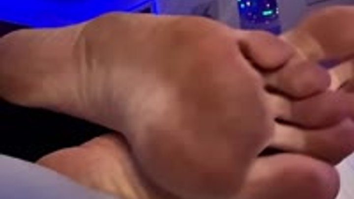 Giantesslilitheatz - Giant Dirty Feet POV
