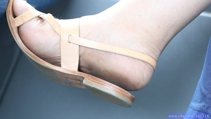 Footworshiplovers - Dirty feet and sandals, ignoring foot fetish