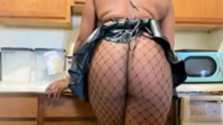 Asstonishment Entertainment - Creole Maami's FUNKY Fishnet Farting and Squirtin! MOV