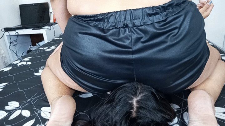 Queen Anita P - Facesitting Kiara Nissei in slave cleo part 2