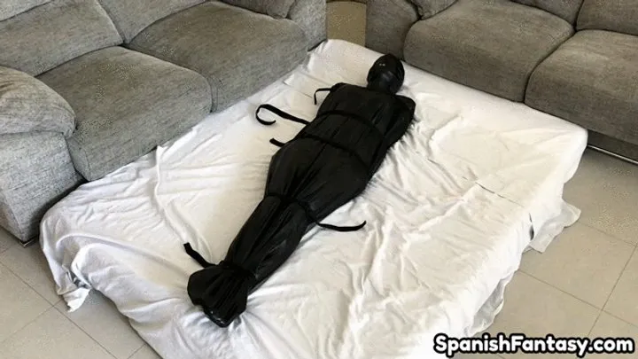Spanishfantasy - Mummified in a latex sack