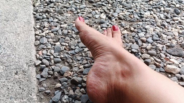 Goddess Foot Fetish - Pronounced arches on feet of the goddess Roxan (3)