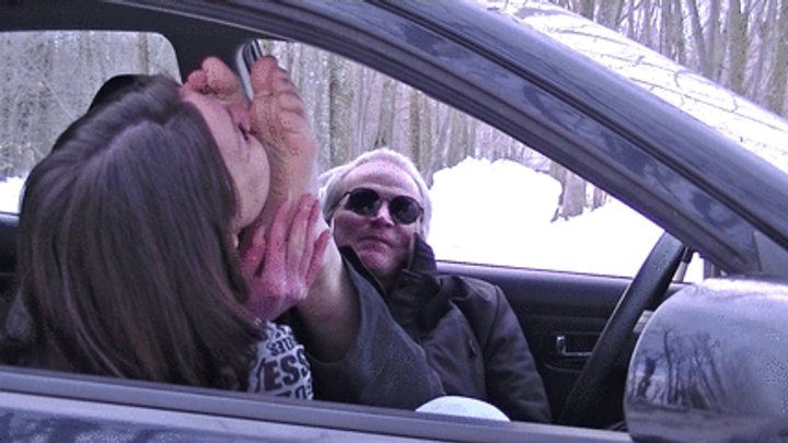 She Licks His Feet - Caroline foot licking ride (mp4)