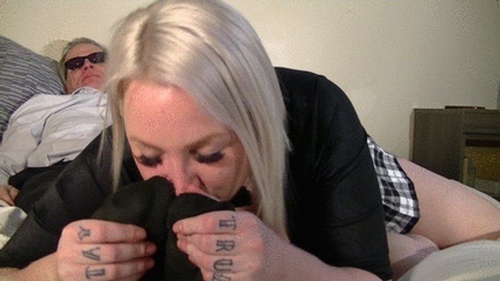 She Licks His Feet - Foot loving with Jessica (HD)