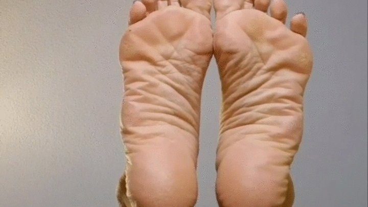 Aariels Foot Fetish Desires - FOOT LOVER UNDER MY SIZE 9'S