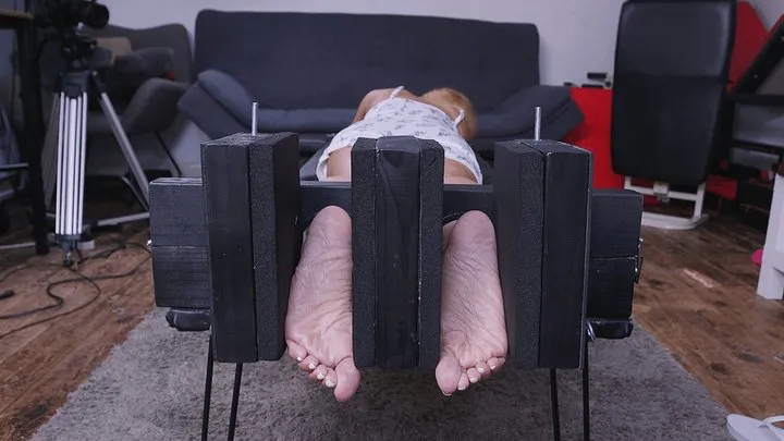 Uk Tickling - Ayla Can't Handle The Immobiliser Stocks! (SD version)