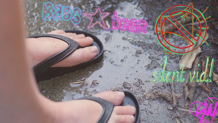 Smutworks - Spring Feet!: Babs Bear shows of her new flip flops!