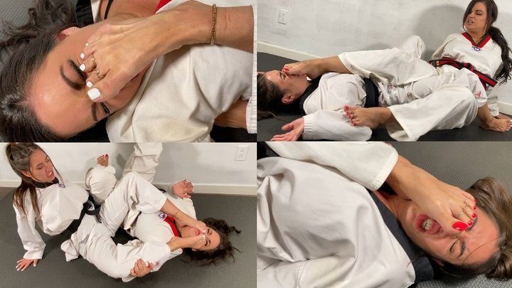 Foot Mode Girl Fights - Foot-Jitsu: Devyn vs Tori