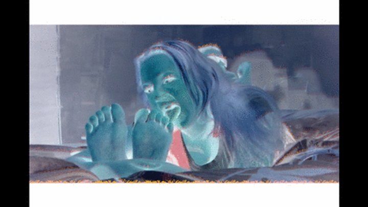 She Licks His Feet - Worship in Hell