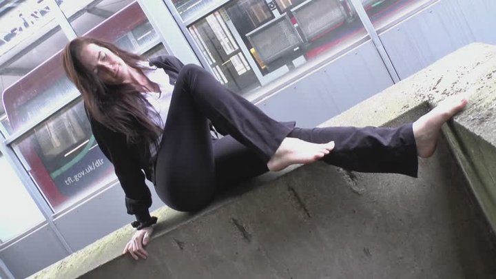 Barefootcityexperience - Leanne Barefoot in City - Pt1