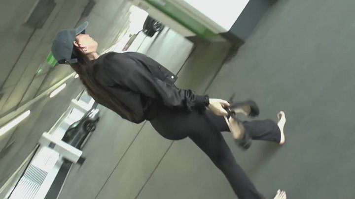 Barefootcityexperience - Leanne Barefoot in City - P2