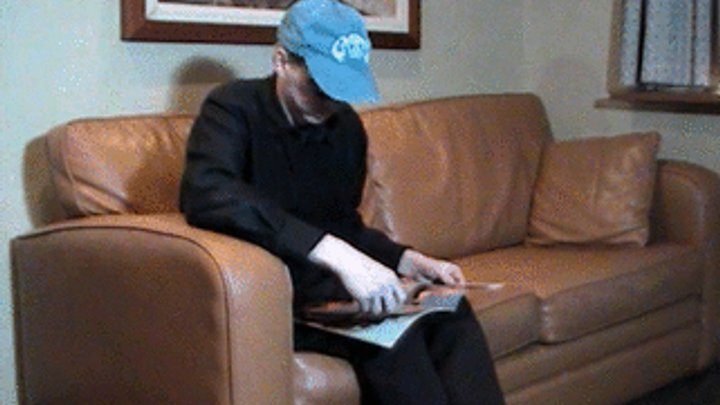 She Licks His Feet - Nurse Anita (wmv)