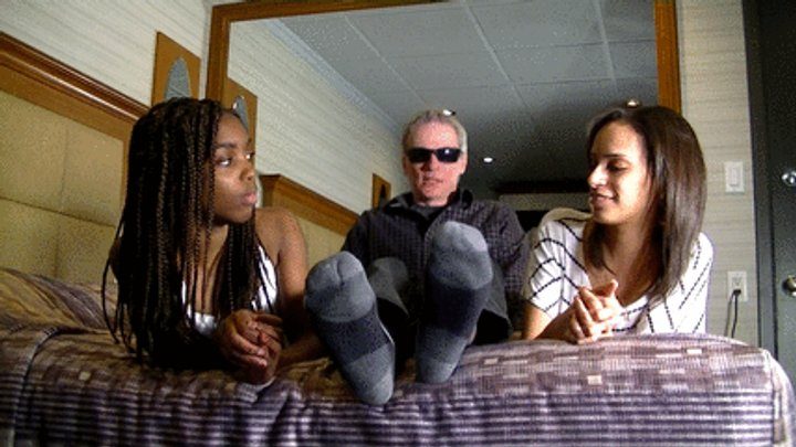 She Licks His Feet - Male feet for exotic girls