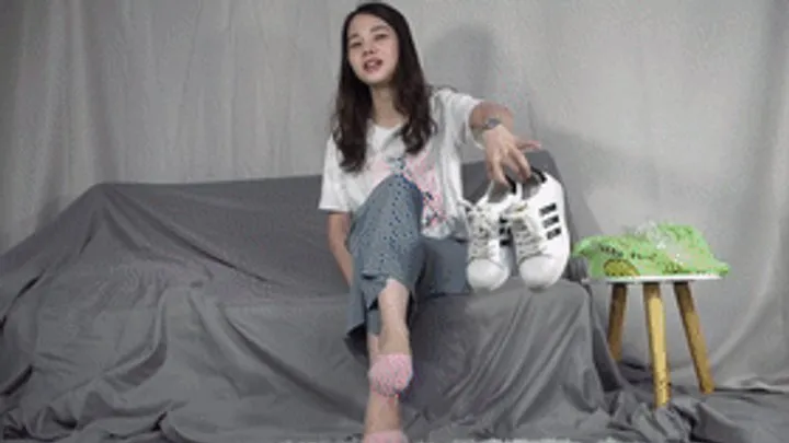 Asian Feet Goddess Worship - Su Su Goddess Stinky Socks Beautiful Foot Temptation, Itching!
