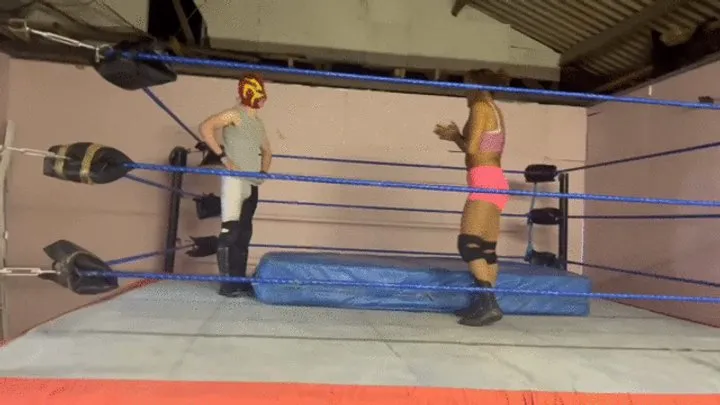 Nadia Sapphire - Mixed wrestling training Piledrivers