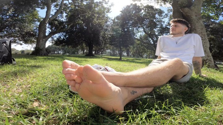 Giants And Tiny Feet - Matt - Foot Meet (POV Foot Worship)