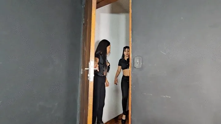 Penelope Clip Store - Farting Police Punish Thief in Copacabana with Stinky Gas - By Anita Perverse and Ana Ayumi - Part 1