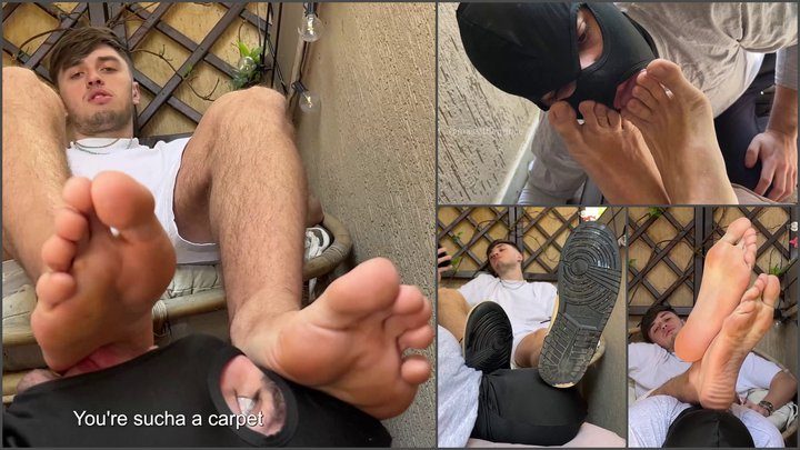 Massitheprince - Little doggy worships my feet outside (Feet, Sneakers, Socks)