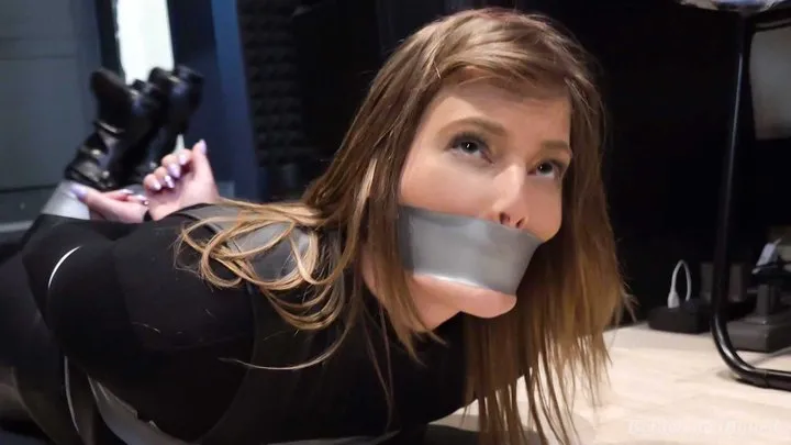 Borderland Bound - Lottii in: The Girl Knows of Our Plans: Secure Her in the Sound Dome & Keep Her Quiet While the Mission Reaches its CLIMAX! (4K)