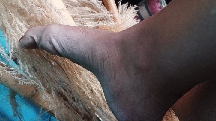 Goddess Foot Fetish - What beautiful pronounced arches (3)