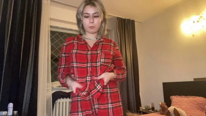 Nipsandstrips - Striptease while taking big loud farts , farting while twerking;'
