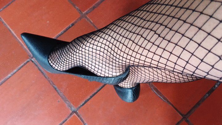 Goddess Foot Fetish - Pronounced bows on stiletto heels and with fishnet stockings (3)