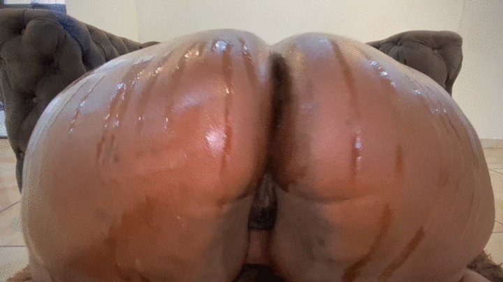 Tabbys Ebony Assss - SIT THERE WHILE I SPRAY MY HOT FARTS AT YOU!