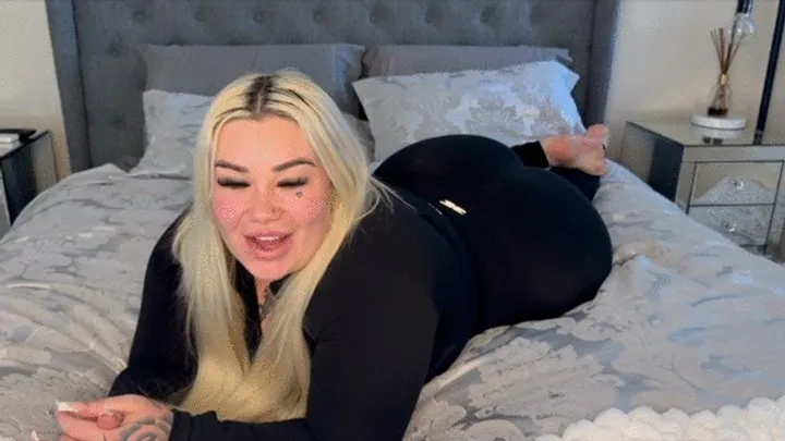 The Fart World - Brittany Blasting Bubbly Aussie Farts!