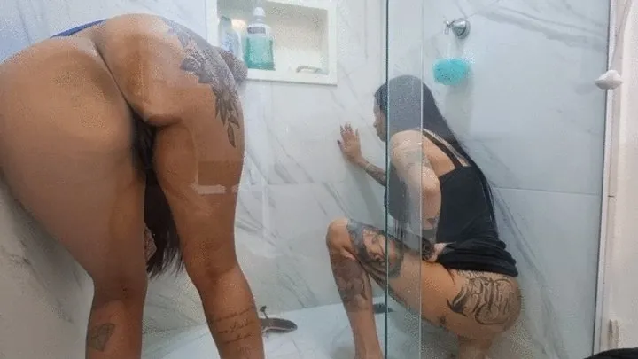 Scarlet Fart Fetish - TWO FRIENDS FARTING DESPERATELY WANTING TO USE THE TOILET WHILE THE BATHROOM IS LOCKED PART 4 BY ANITA PERVESE AND IVY BOARQUE CAM BY DANI FULL HD
