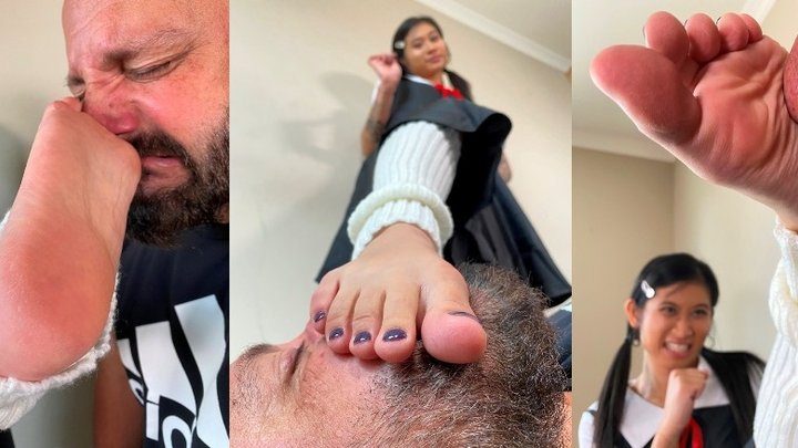 Foot Mode Pic Clips - Hong Kong School Girl