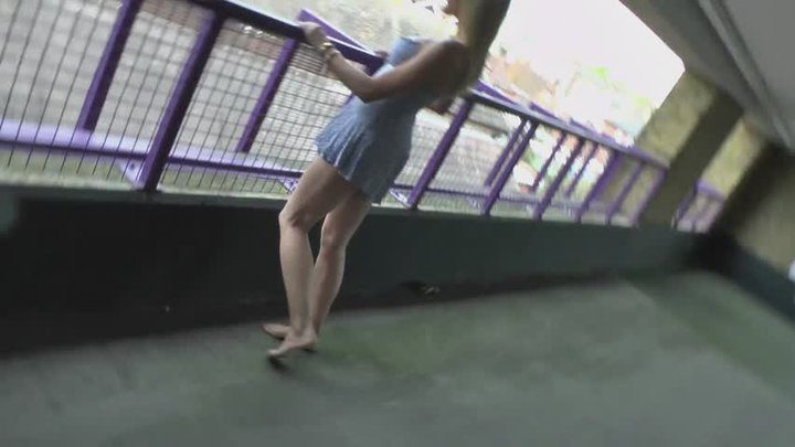 Barefootcityexperience - Lolly barefoot in car park - pt4