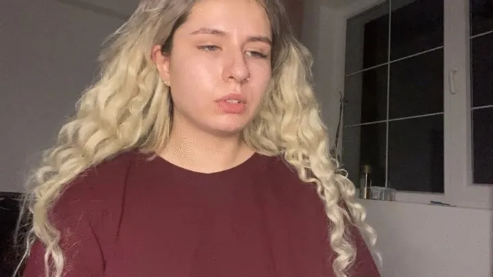 Nipsandstrips - Get ready with me while FARTING with face expressionss episode 2