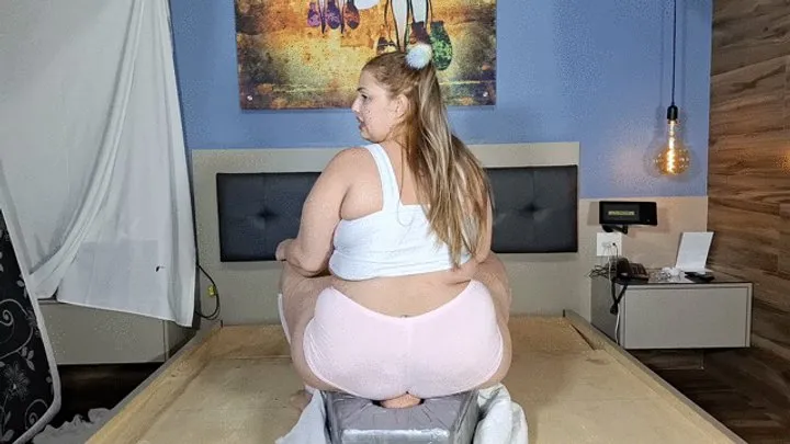 Goddess Scarlet White - SBBW FART ON CUTE PRINCESS part 2 BY BRITNEY HUNTER AND GABI CAM BY ALINE FULL HD