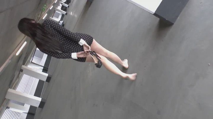 Barefootcityexperience - Leanne Barefoot in the City - Pt3