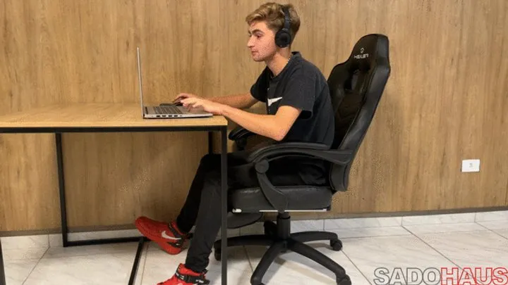 Sadohaus - Overly Ticklish Boy Pees Himself
