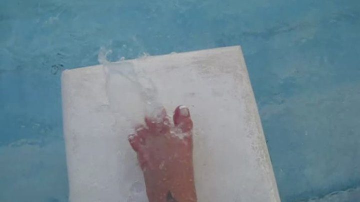 Footnight Footworship Parties - Feet In a Fountain