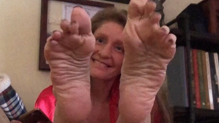 Aariels Foot Fetish Desires - ENCOURAGING MORNING SOLES