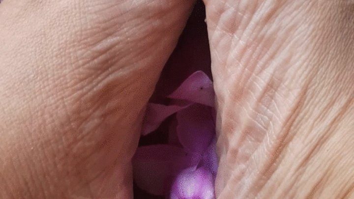 Goddess Foot Fetish - What a delight of pronounced arches on the feet of a new goddess (7)