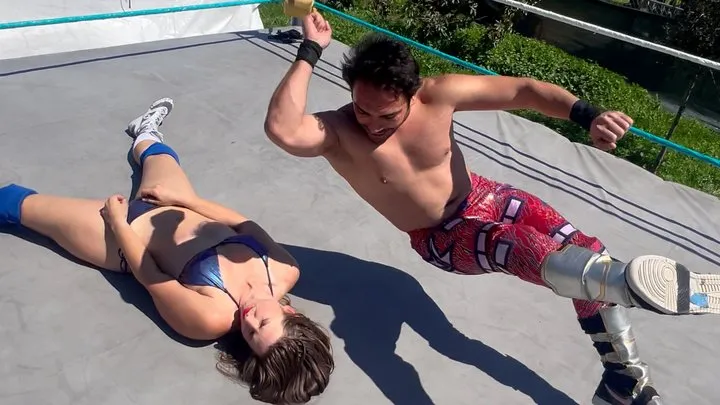 Butt Wrestling Inc - KO'd Beckie gets Squashed