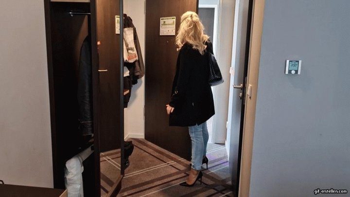 Helenas Feet High Heels Tights Legs - dirty Nylons in Wolfsburg HD mp4 1920x1080